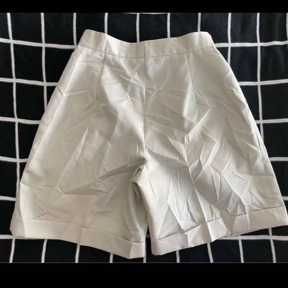 Crumpled style urban shorts - Picture 2 of 3